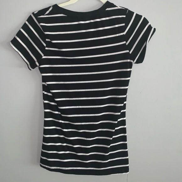 tight fitting stripe shirt - Picture 1 of 3